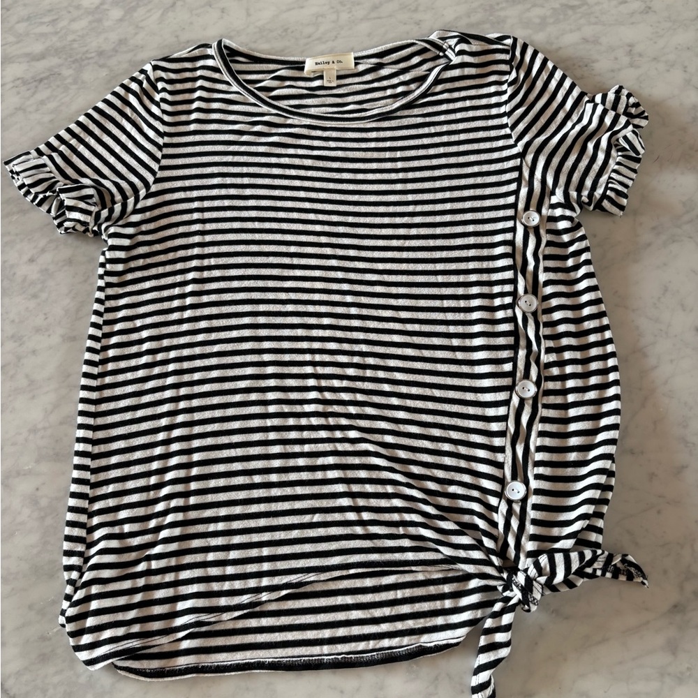 Hailey & Co. Black and White Tie Front Flutter Sleeve Tee